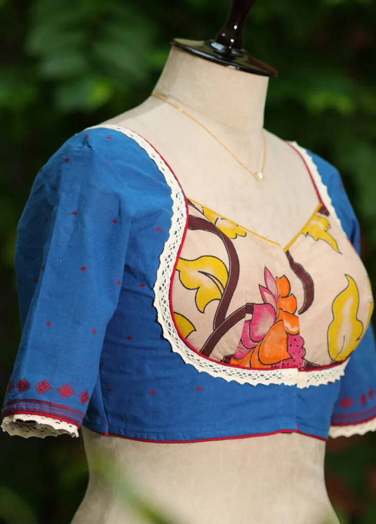 Pen Kalamkari Mumtaz  G/S – Blouse in Blue, side view | Tilattama