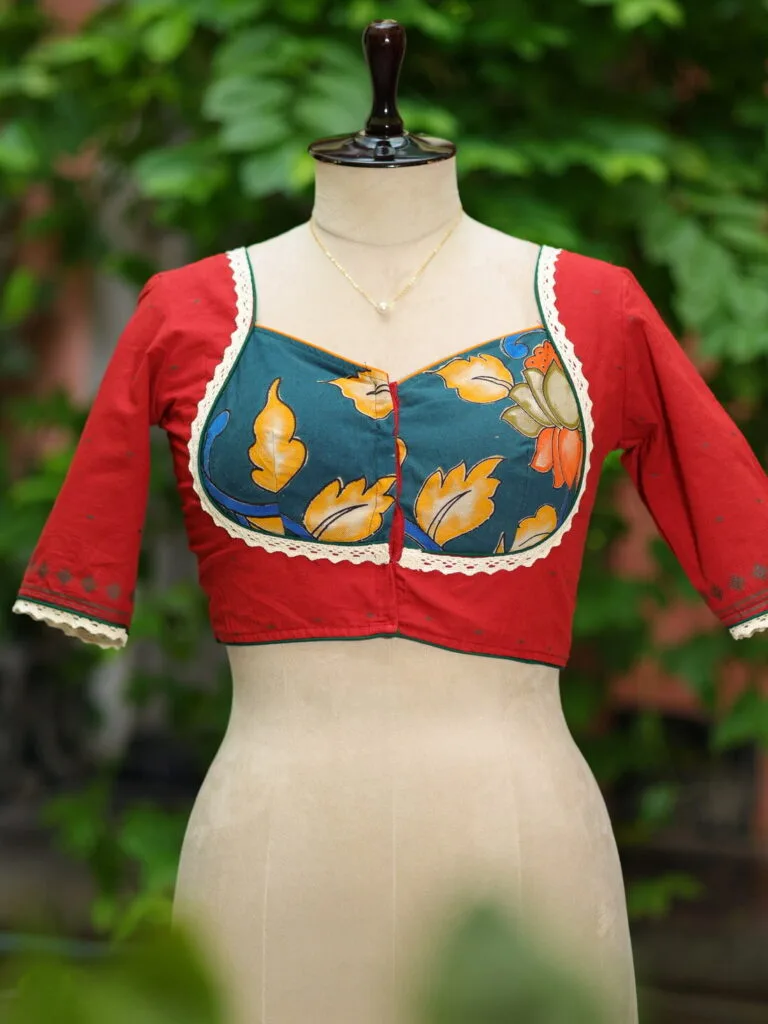 Pen Kalamkari Mumtaz  G/S – Blouse in Red, front view | Tilattama