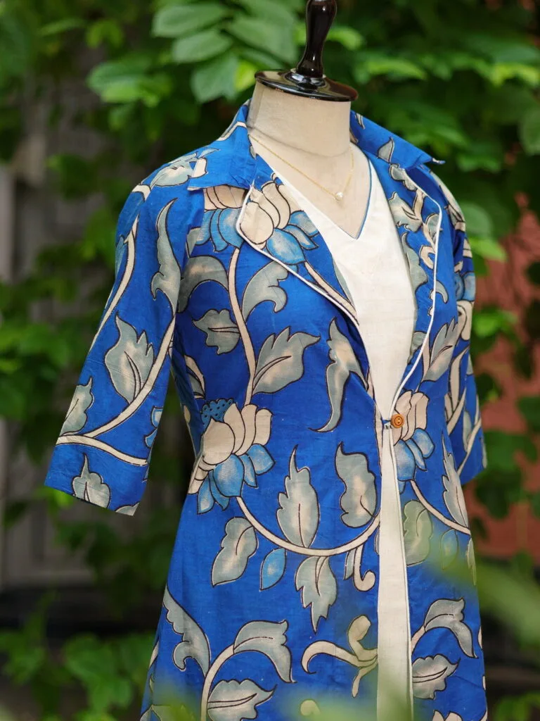 Pen Kalamkari Shrug Co-Ord Set – Co-ord in Blue, side view | Tilattama