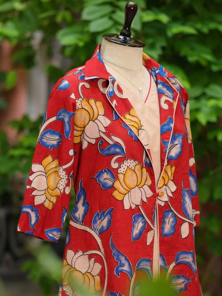 Pen Kalamkari Shrug Co-Ord Set – Co-ord in Red, side view | Tilattama