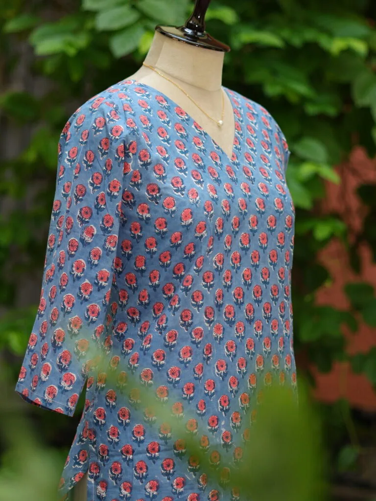 Rapid Block Kurta – Kurti in Blue, side view | Tilattama
