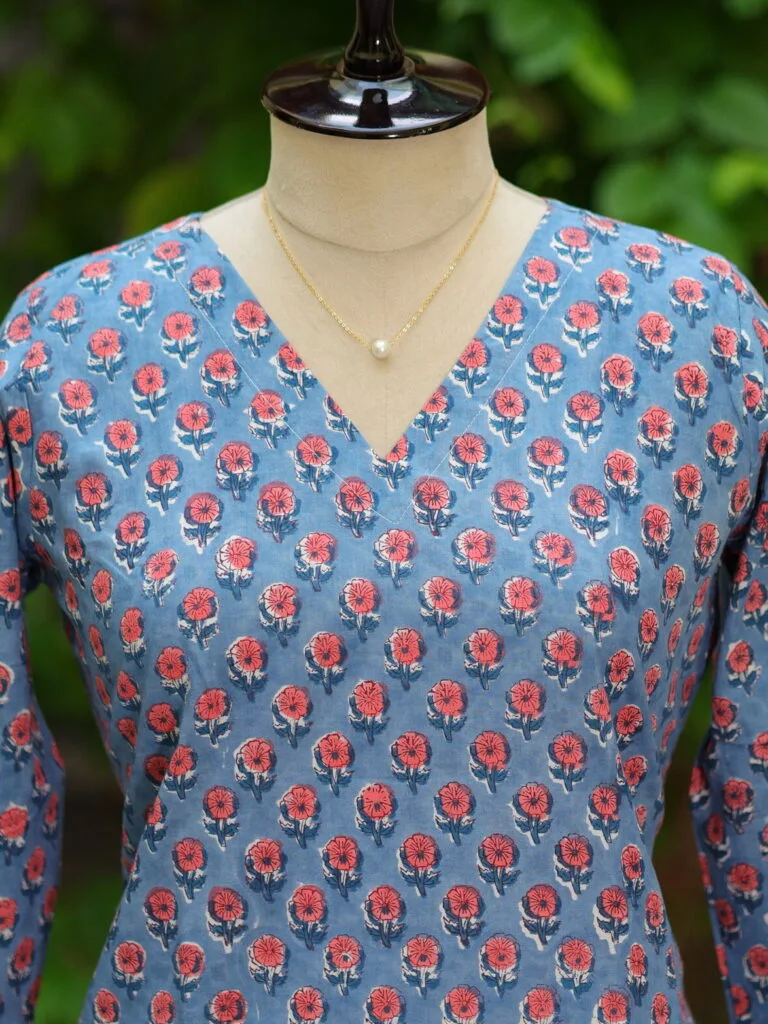 Rapid Block Kurta – Kurti in Blue | Tilattama