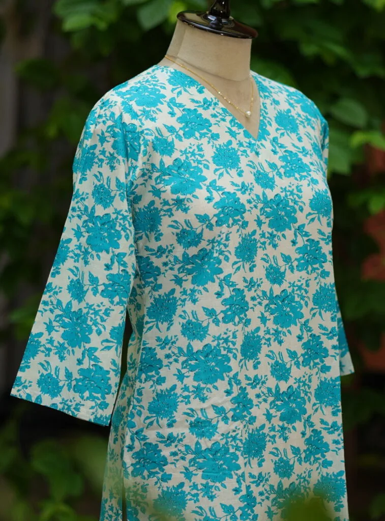 Rapid Block Kurta – Kurti in Firoza, side view | Tilattama