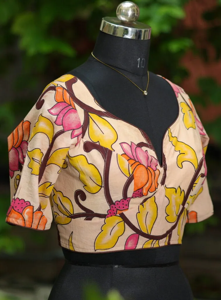 Sweetheart Pen Kalamkari – Blouse in Off white, side view | Tilattama