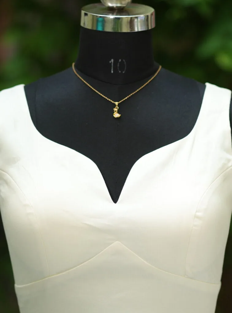 sabyasachi cut – Blouse in Off white | Tilattama