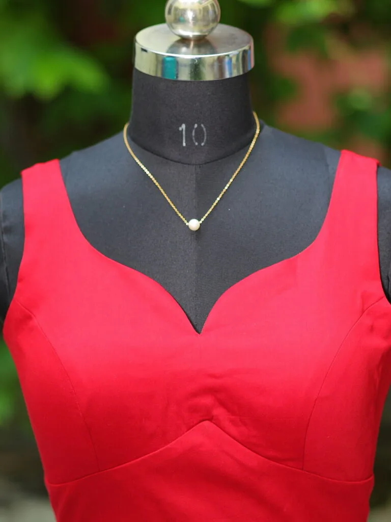 sabyasachi cut – Blouse in Red | Tilattama