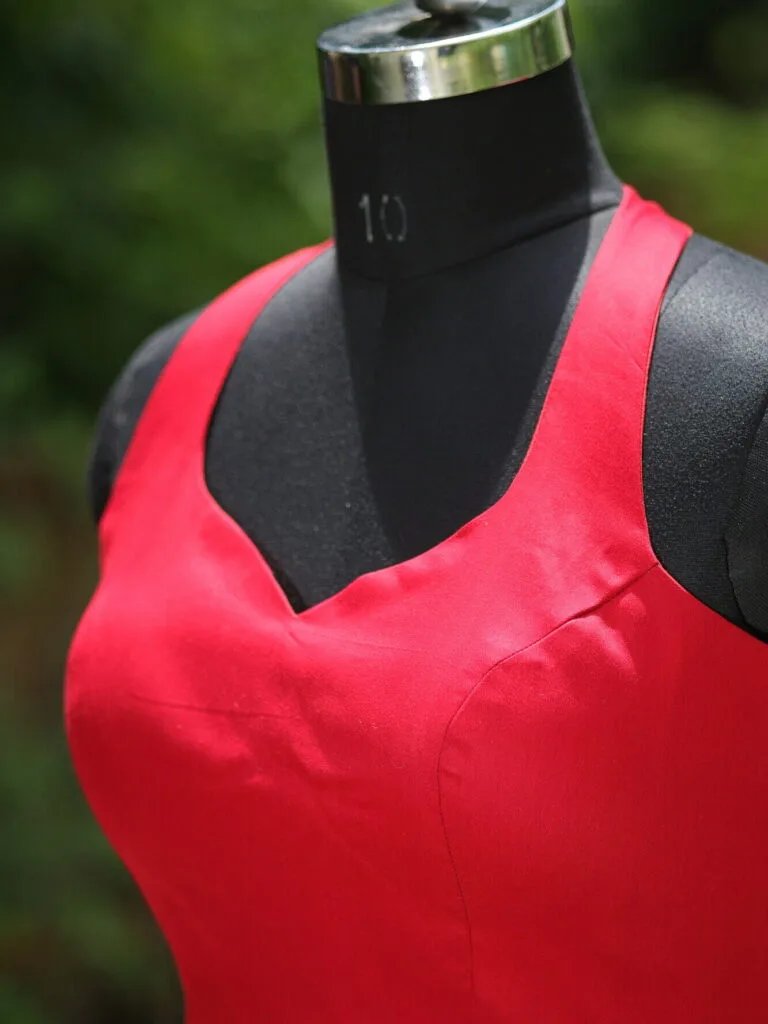 Solid Halter Neck - red