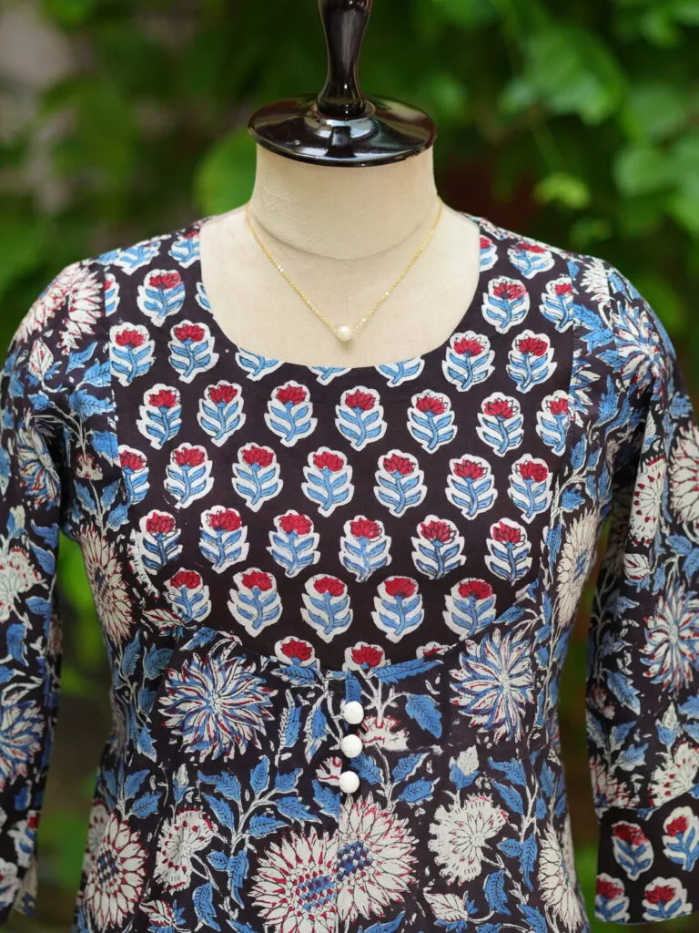 Sangenari Semi Anarkali – Kurti in Black | Tilattama