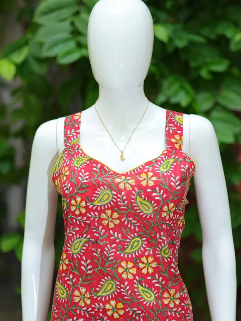 Sangeneri kurti Set – Kurti in Red | Tilattama
