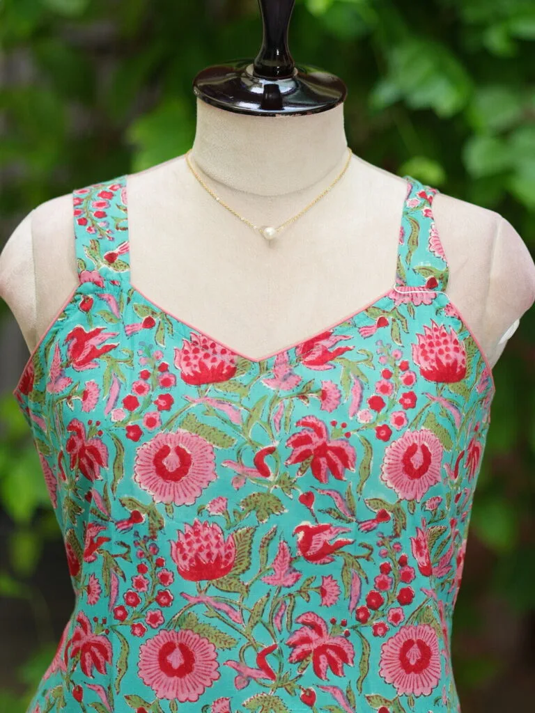 Sangeneri Noodles Strap Kurti – Kurti in Rama green | Tilattama
