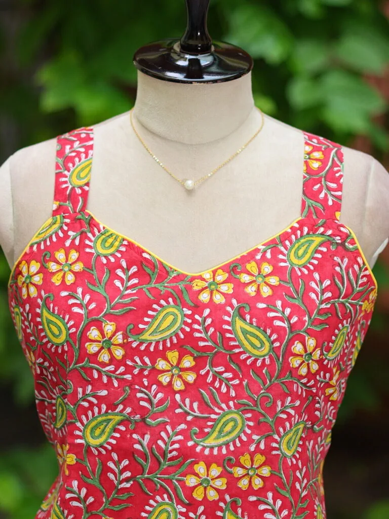 Sangeneri Noodles Strap Kurti – Kurti in Red | Tilattama