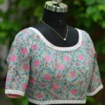 Sangeneri Round Neck G/S – Blouse in Slate, neckline | Tilattama
