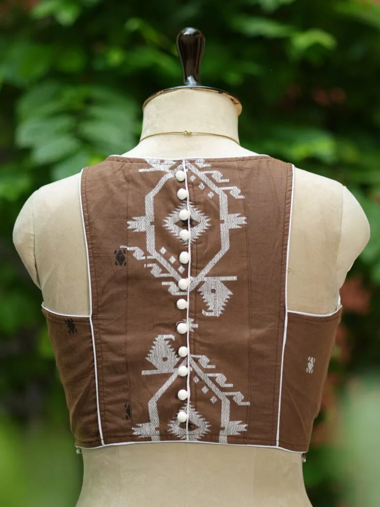 Tilattama Jamdani Rozer – Blouse in Brown, back view | Tilattama