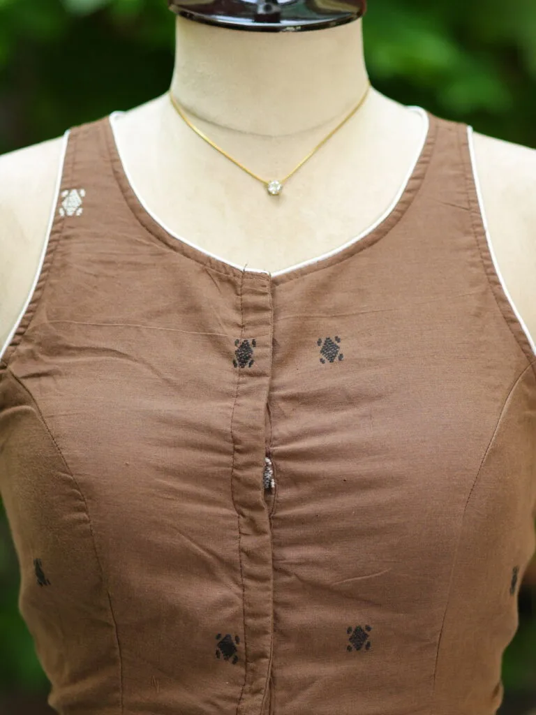 Tilattama Jamdani Rozer – Blouse in Brown | Tilattama