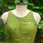 Tilattama Jamdani Rozer – Blouse in parrot green, front view | Tilattama