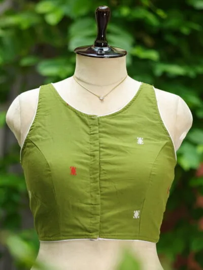 Tilattama Jamdani Rozer – Blouse in parrot green, front view | Tilattama