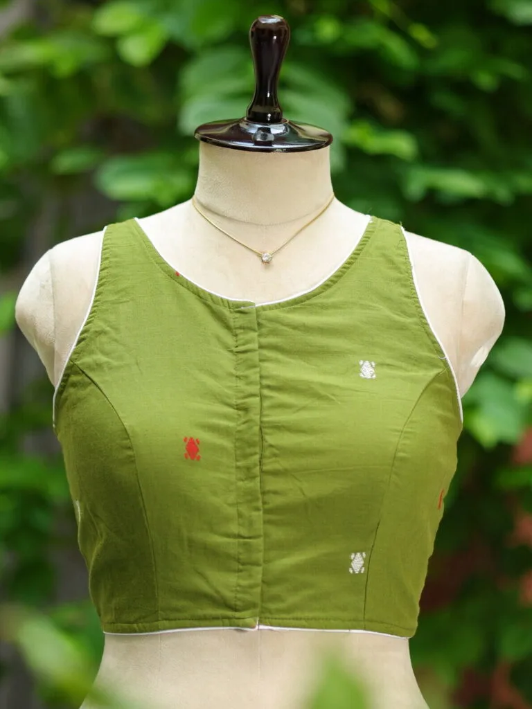 Tilattama Jamdani Rozer – Blouse in parrot green, front view | Tilattama
