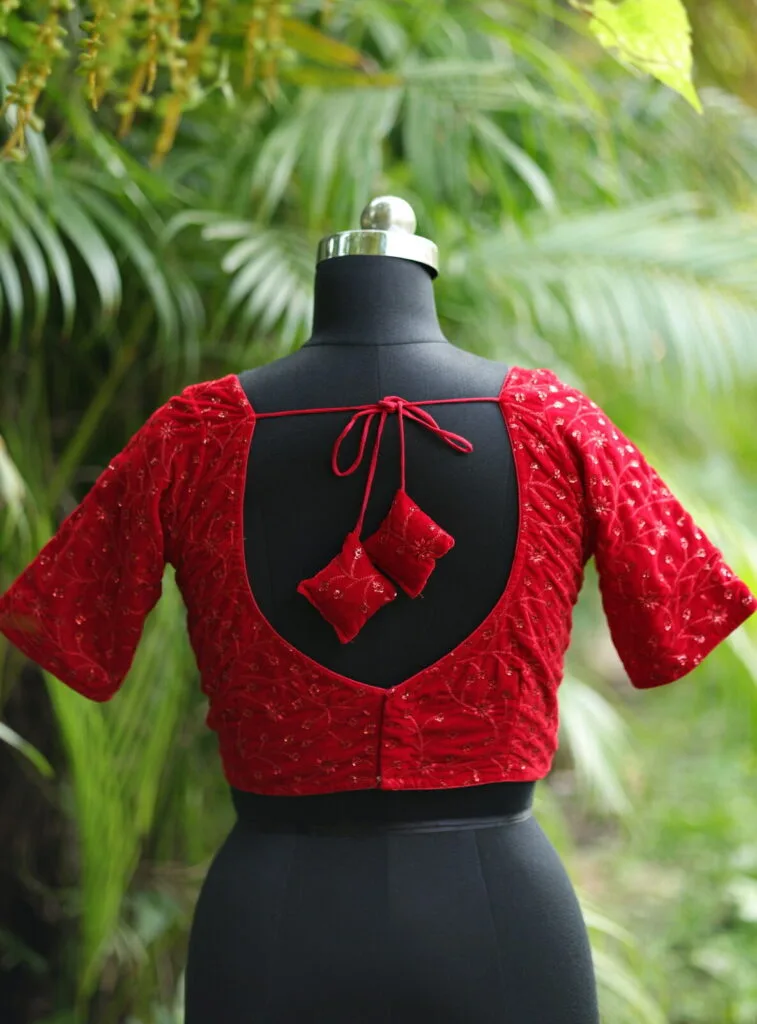 Velvet Saby Sequence G/S – Blouse in Red, back view | Tilattama