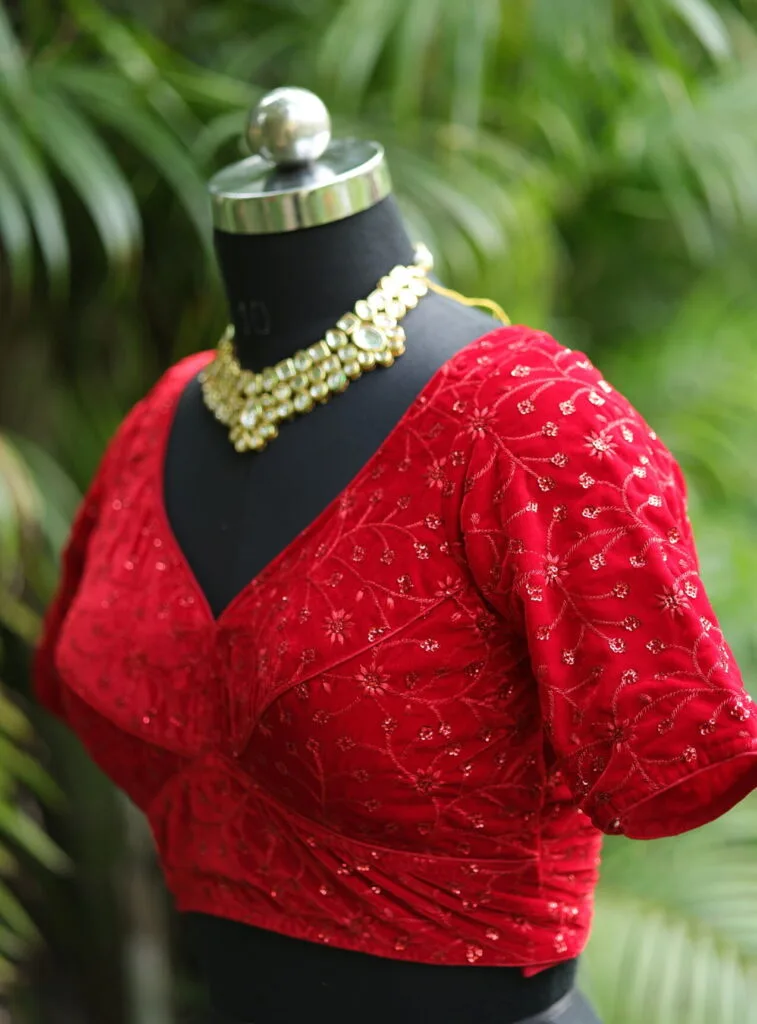 Velvet Saby Sequence G/S – Blouse in Red, side view | Tilattama