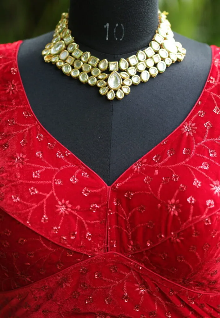 Velvet Saby Sequence G/S – Blouse in Red | Tilattama