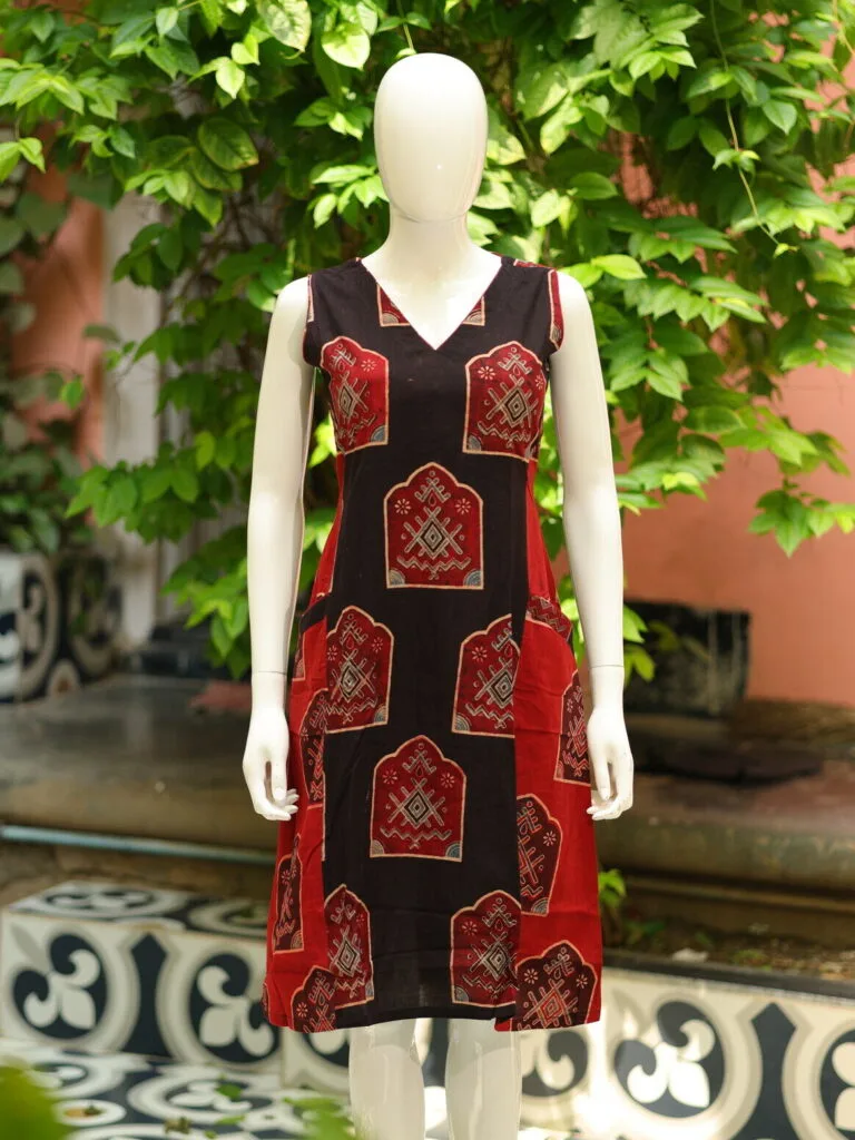 Ajrakh Aarzoo – Kurti in Black, front view | Tilattama