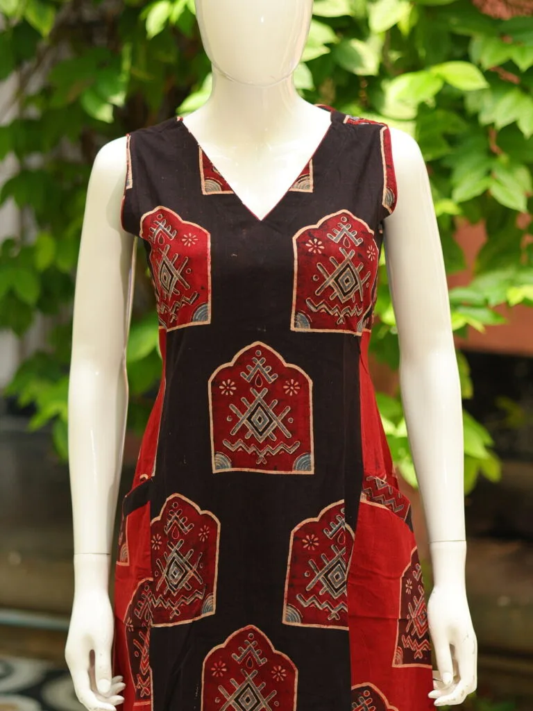 Ajrakh Aarzoo – Kurti in Black | Tilattama