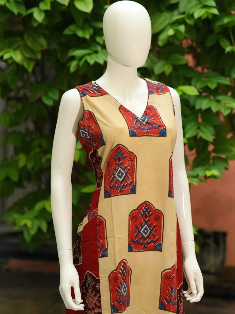 Ajrakh Aarzoo – Kurti in Off white, side view | Tilattama