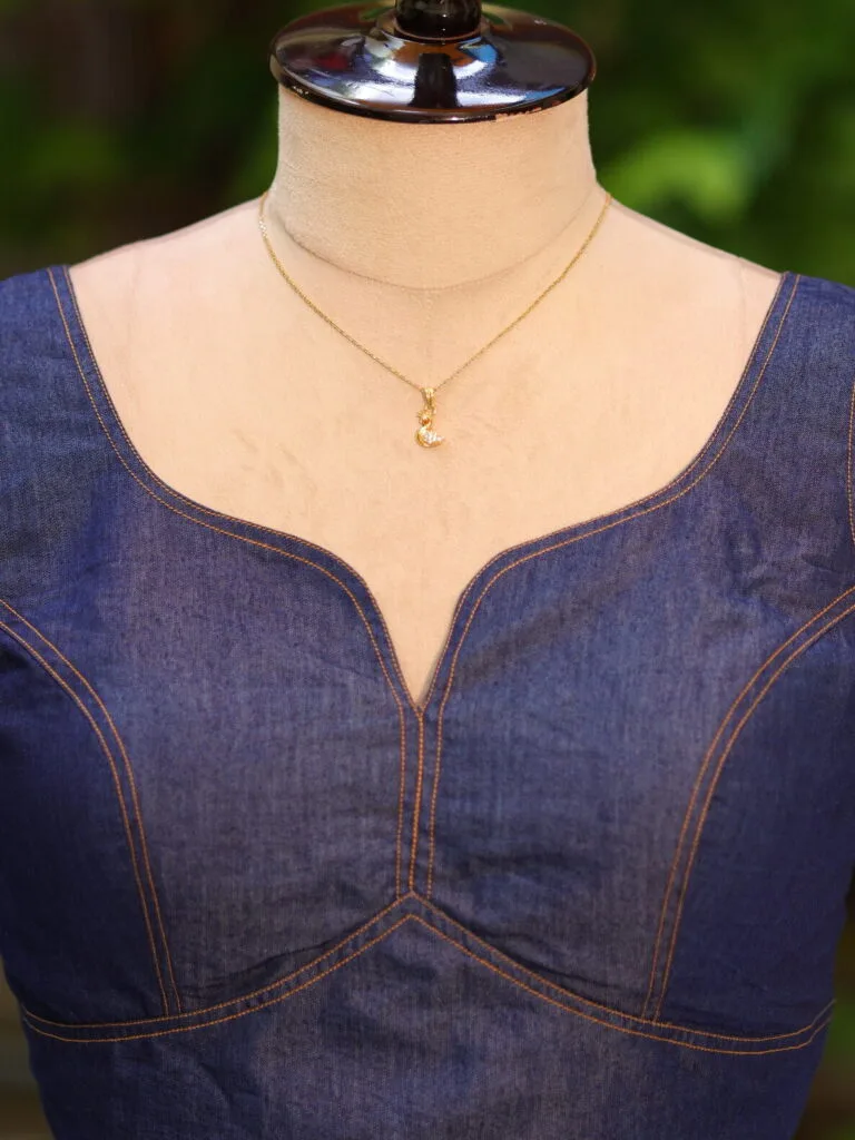Denim Sabyasachi cut – Blouse in dark blue | Tilattama