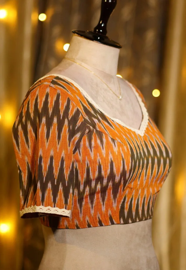 Ikkat Round Neck – Blouse in Rust 44, neckline | Tilattama