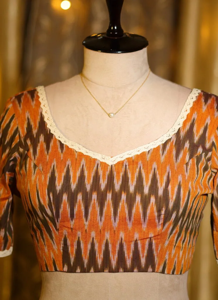 Ikkat Round Neck – Blouse in Rust 44, neckline | Tilattama
