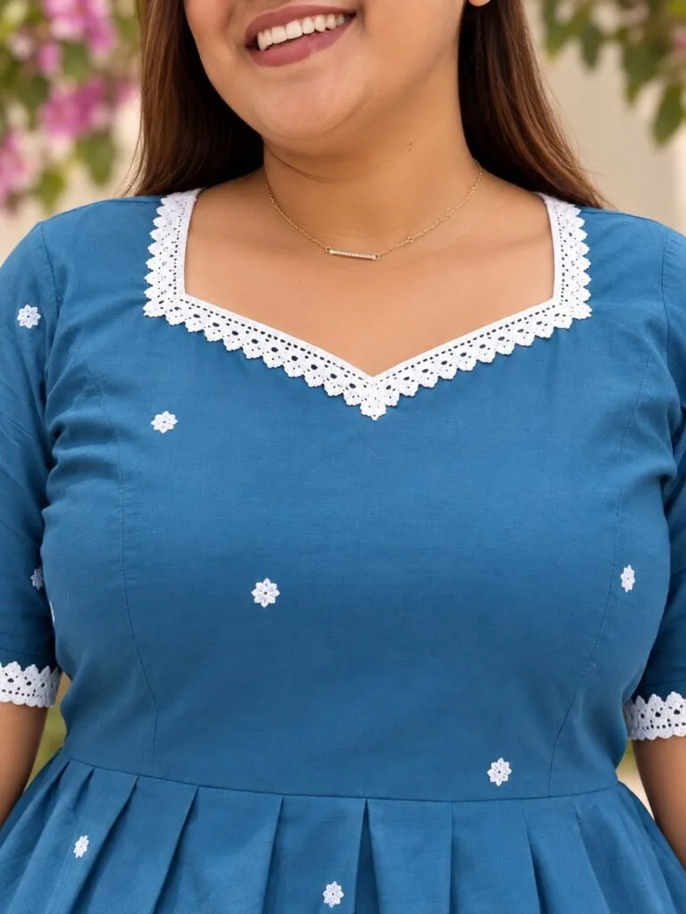 Jamdani Agomoni – Kurti in Rama green | Tilattama