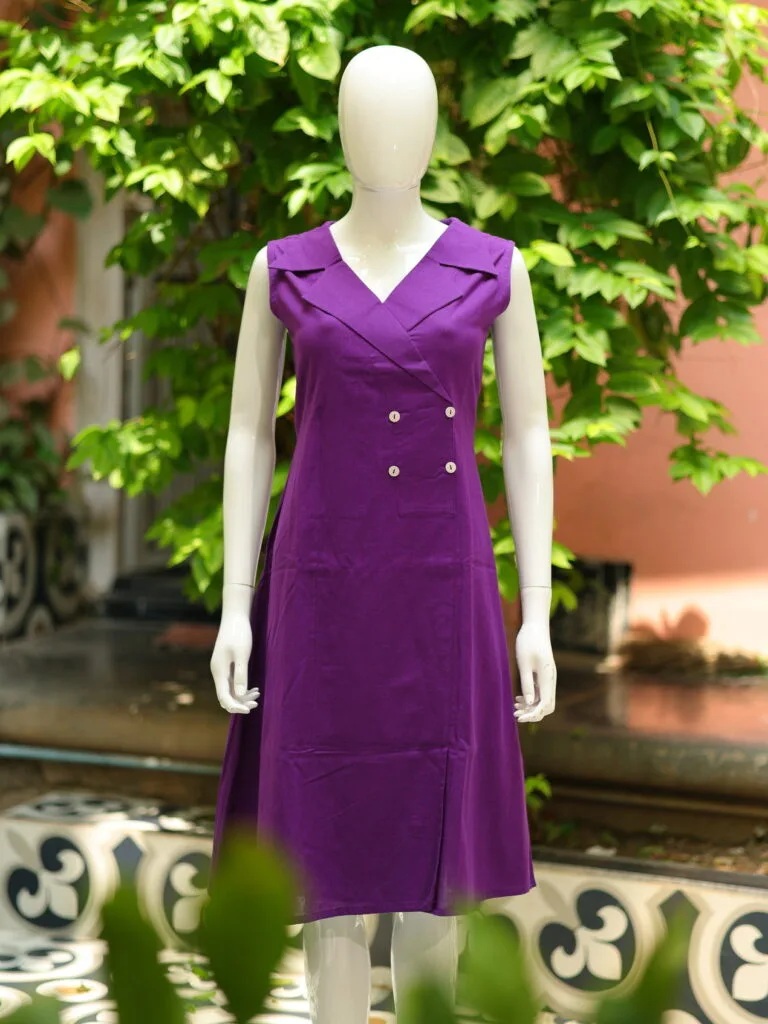 Khadi Blazer One Piece – Blouse in Purple 38 Sleeveless, front view | Tilattama