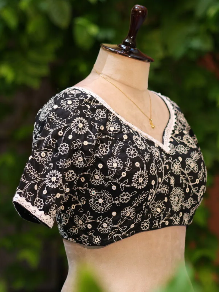 Madhabilata – Blouse in Black, side view | Tilattama