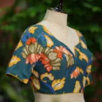 Saby Pen Kalamkari – Blouse in Rama green, side view | Tilattama