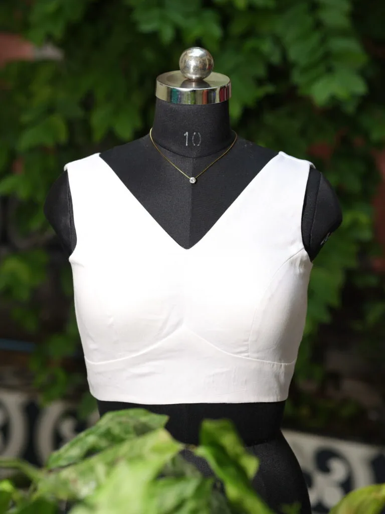Sabyasachi Celebrity – Blouse in Off white 44 Sleeveless, front view | Tilattama