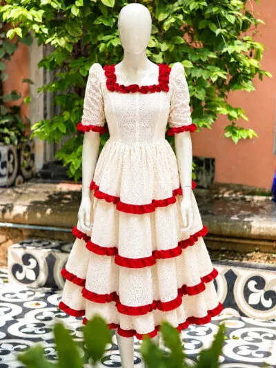 Sarodiya – Kurti in Off White, front view | Tilattama